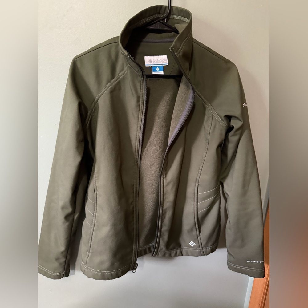 Columbia Forest Green Shell Women's Jacket Size Medium